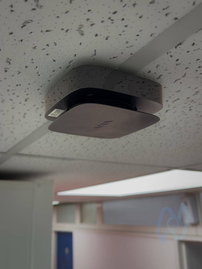 Wireless detector on a textured ceiling