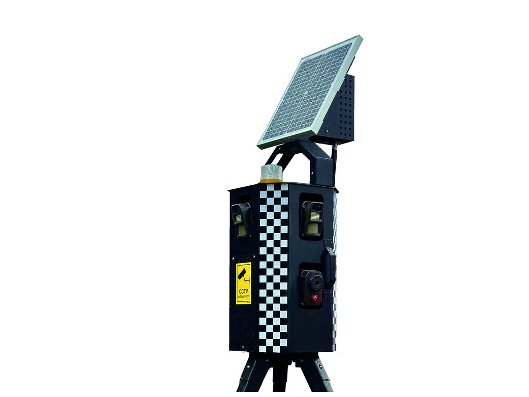 A Reconeyez Sentinel tower with four detectors, a siren and a solar panel